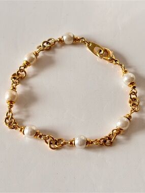🌷5/25$ Gold tone faux Pearl Chain Bracelet